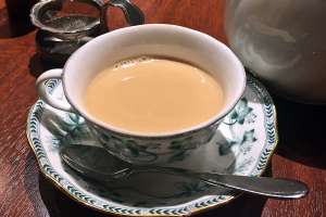 紅茶専門店で発見したウイスキーティーの味やいかに…。