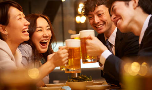 お酒をちゃんぽんするとなぜ二日酔いになりやすいのか？飲み合わせや組み合わせを考える。