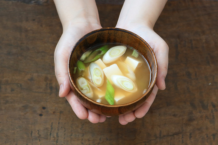 お酒を飲んだ後 二日酔い時に味噌汁がうまいのはなぜ しじみやあさり おすすめの具紹介