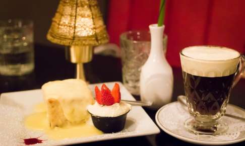アイリッシュコーヒーとは？飲み方や作り方、おすすめ銘柄、店舗などご紹介