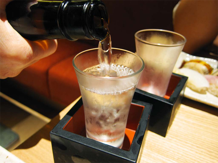 日本酒のグラスのカロリー