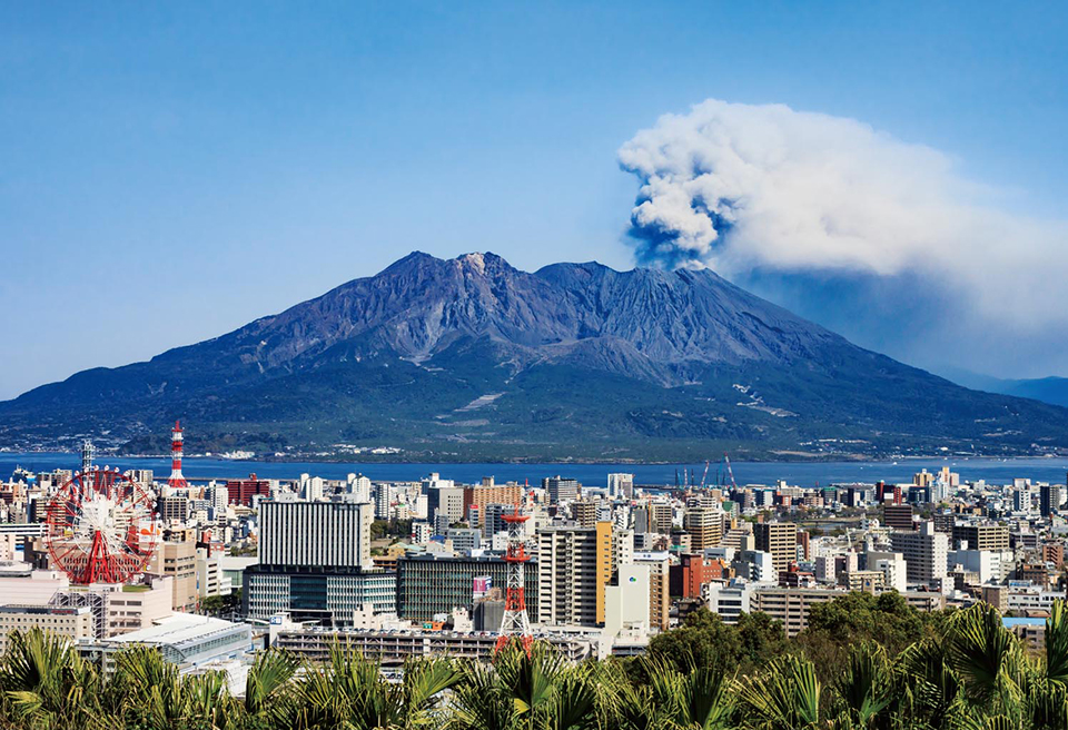 大河ドラマで話題の鹿児島県で伝統工芸品グラスと地ウイスキーを楽しむ