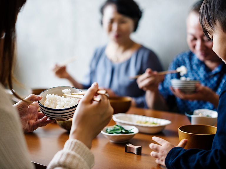 二日酔いにはお米 ご飯を食べて糖質補給