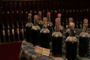 なんと200年前！世界で最も古いウイスキーがオークションに出品