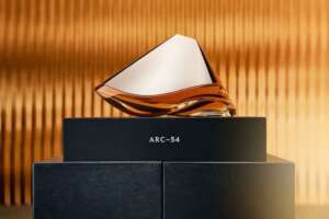 ボウモア×アストンマーティンの最終作「ボウモア ARC-54」を発表
