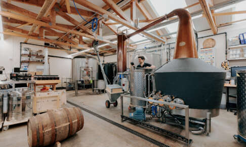 英国発・樽の「冷燻製」技術。クーパー・キング蒸溜所が新手法ウイスキー発売 英国発・樽の「冷燻製」技術。クーパー・キング蒸溜所が新手法ウイスキー発売