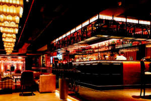 世界の酒類市場、124兆円の激震！欧米の「節制」とインドの「熱狂」