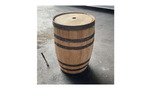 国内技術がウイスキー熟成を支える。樽用バンド材、国産化が実現 国内技術がウイスキー熟成を支える。樽用バンド材、国産化が実現
