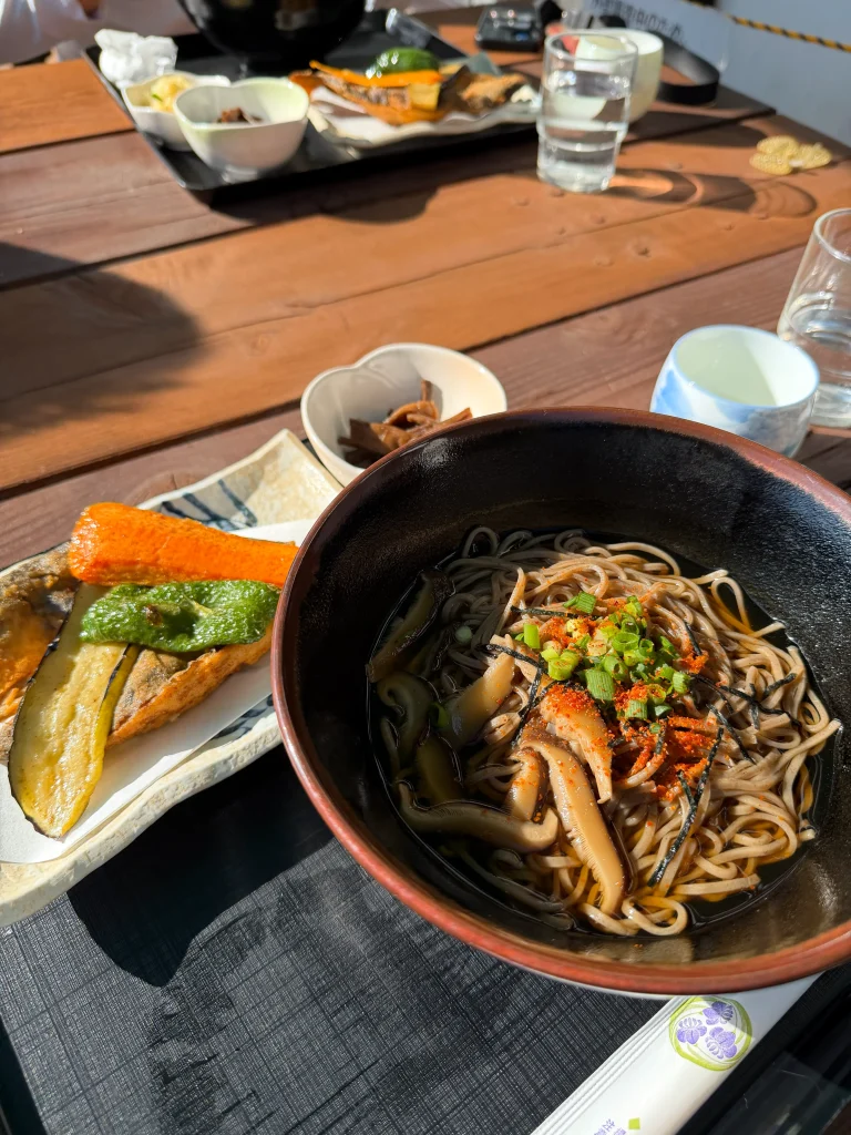 せっかくなのでヤマメそばもいただいちゃいました