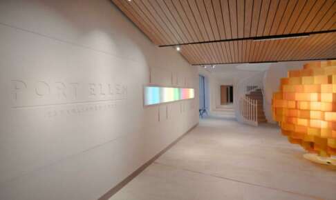 ボトルは余るが聖地は満員。スコッチ「だぶつき」の裏でウイスキー観光が過去最高を記録