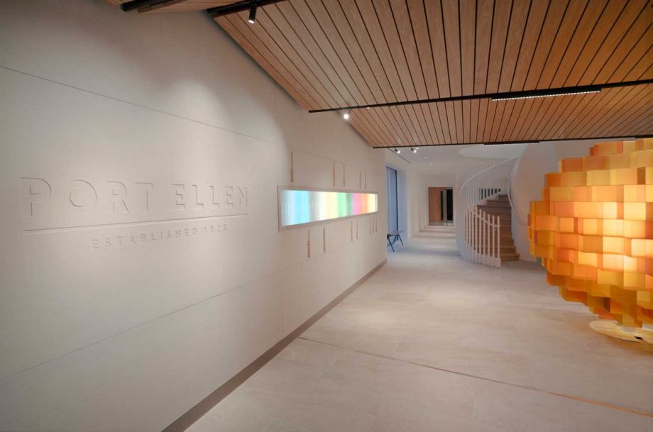 ボトルは余るが聖地は満員。スコッチ「だぶつき」の裏でウイスキー観光が過去最高を記録 ボトルは余るが聖地は満員。スコッチ「だぶつき」の裏でウイスキー観光が過去最高を記録